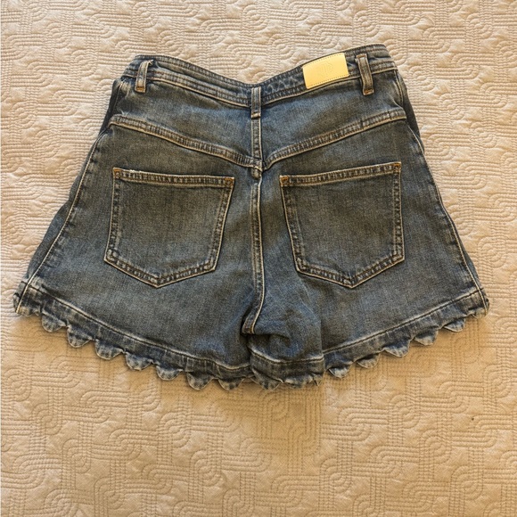 Denim Ruffle Hem Women Shorts - Picture 4 of 6